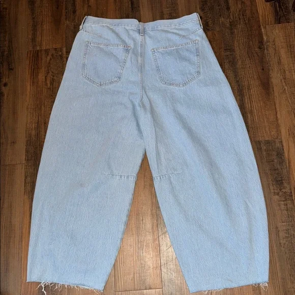 Universal Thread Light Blue Flare Jeans - Picture 4 of 9